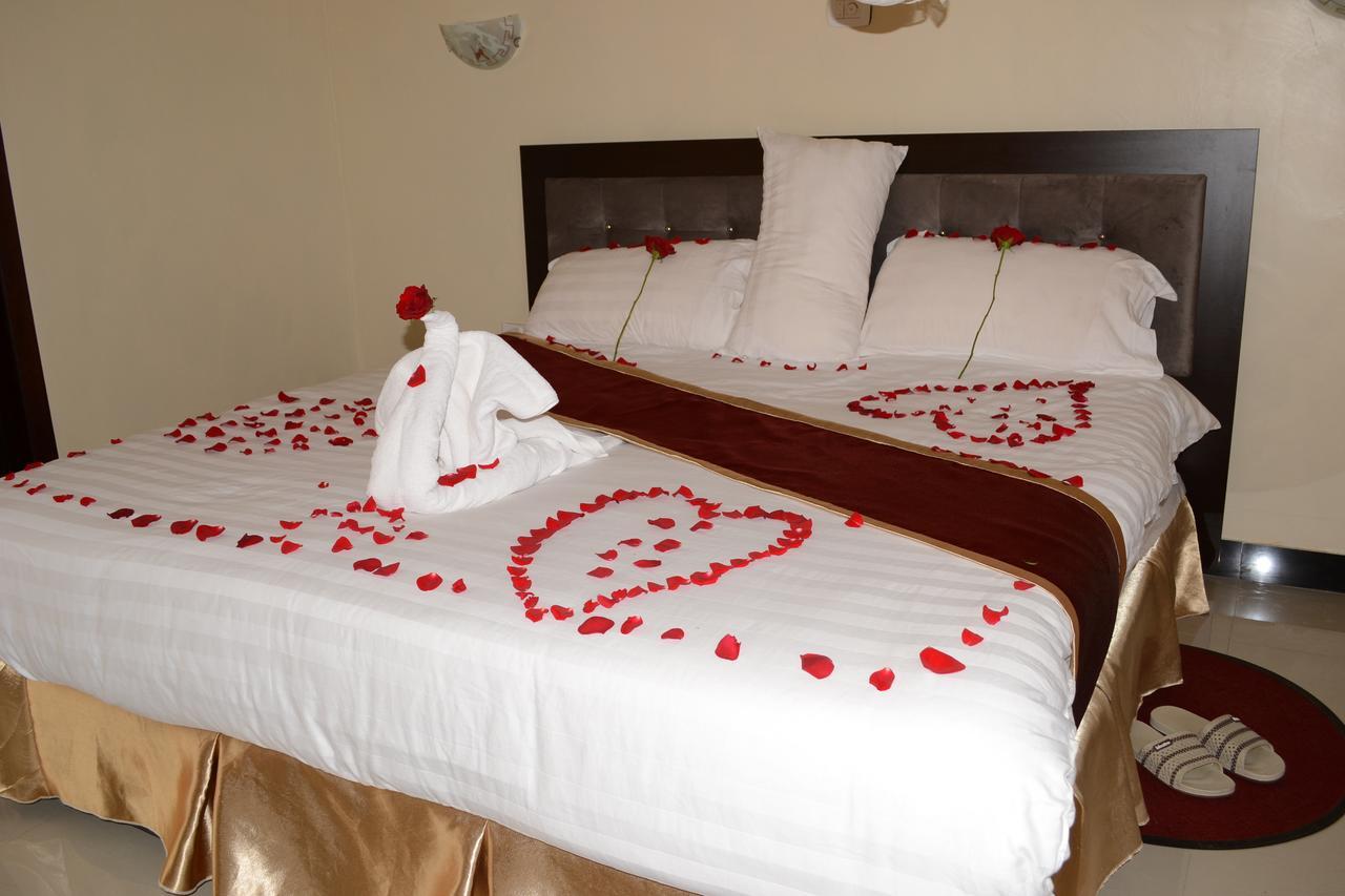 Lakemark Hotel And Tour Service บาเฮอร์ดาร์ ภายนอก รูปภาพ