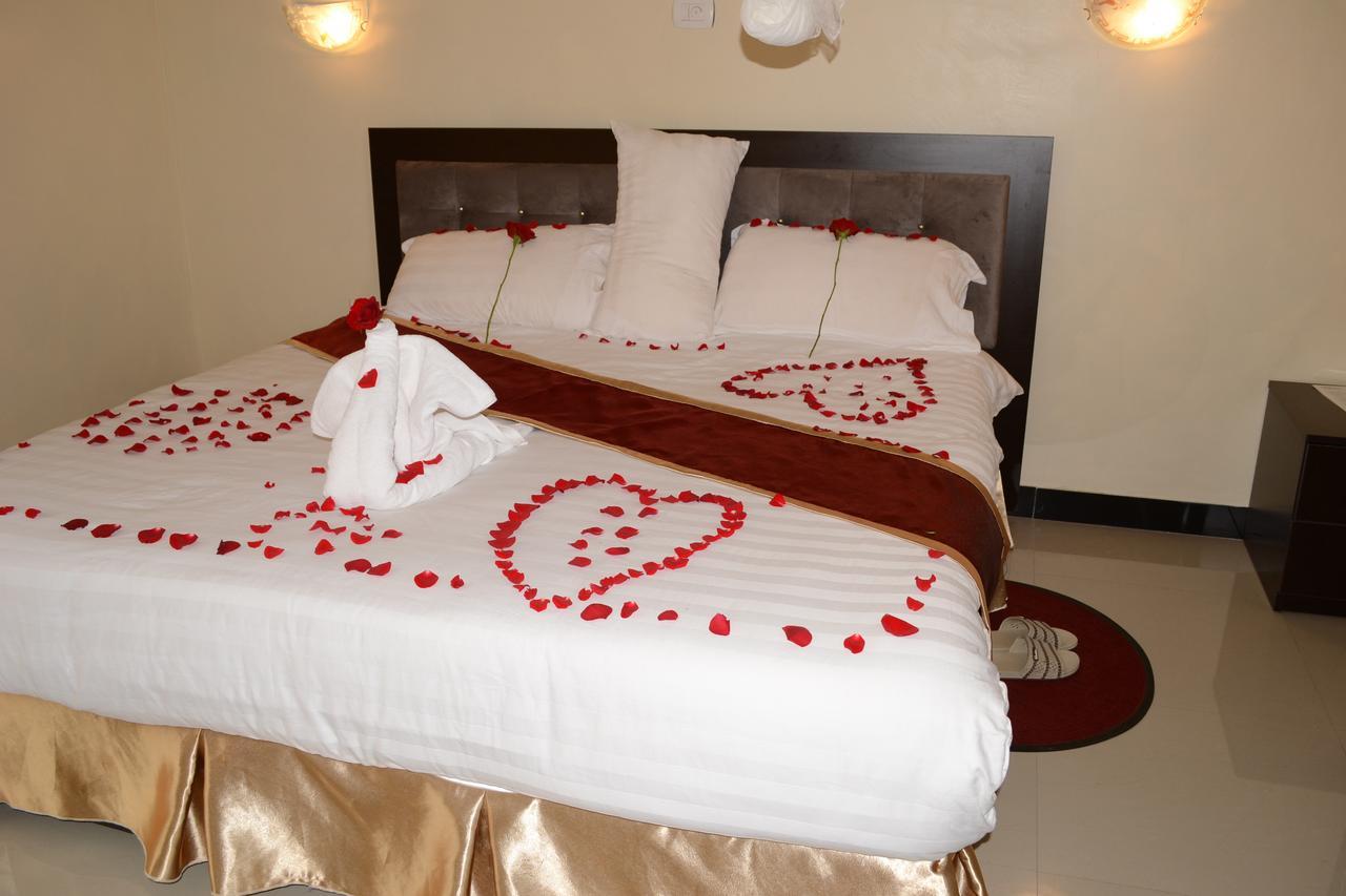 Lakemark Hotel And Tour Service บาเฮอร์ดาร์ ภายนอก รูปภาพ