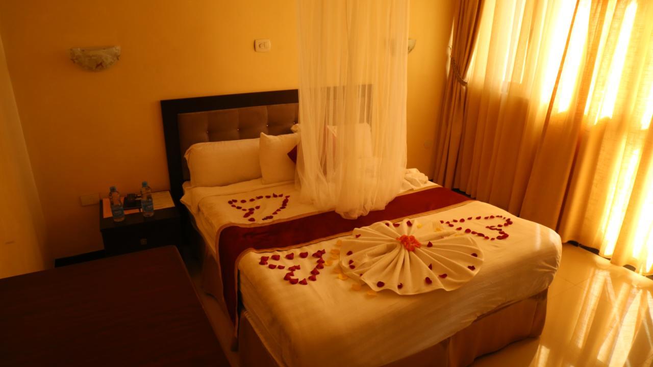Lakemark Hotel And Tour Service บาเฮอร์ดาร์ ภายนอก รูปภาพ