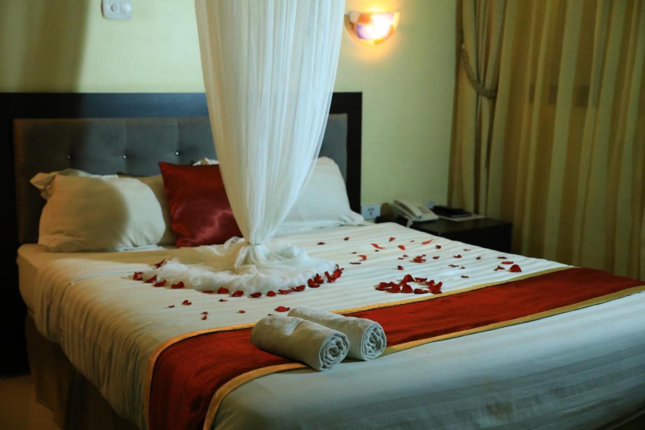 Lakemark Hotel And Tour Service บาเฮอร์ดาร์ ภายนอก รูปภาพ