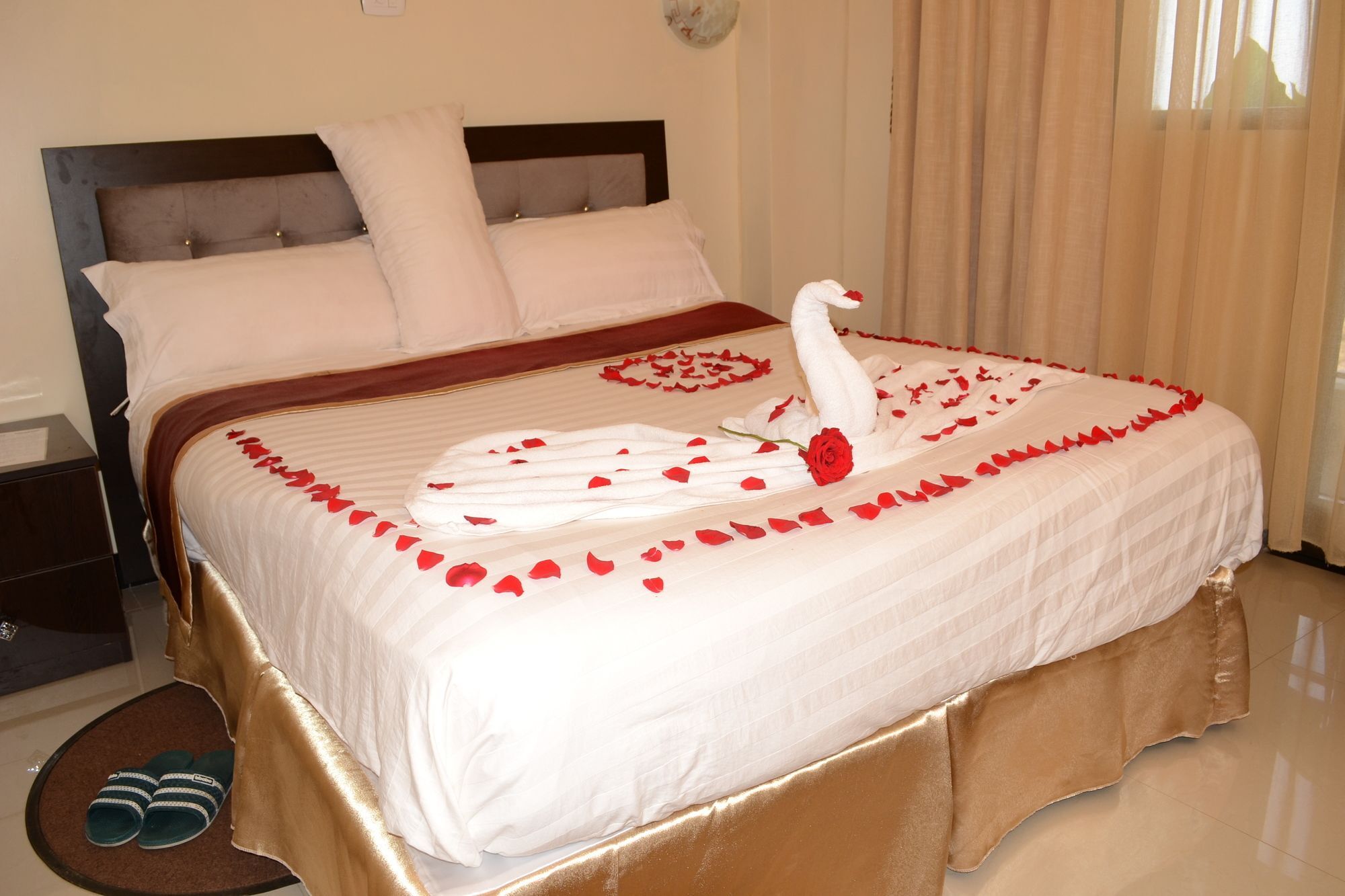 Lakemark Hotel And Tour Service บาเฮอร์ดาร์ ภายนอก รูปภาพ