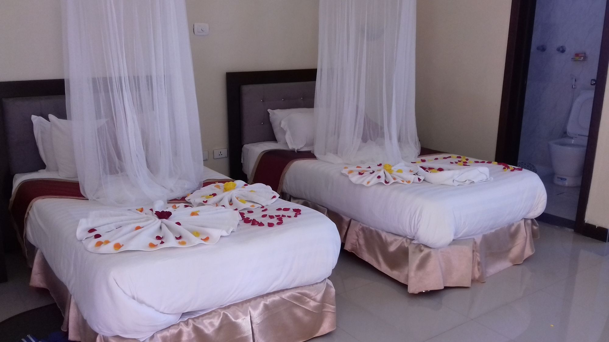 Lakemark Hotel And Tour Service บาเฮอร์ดาร์ ภายนอก รูปภาพ