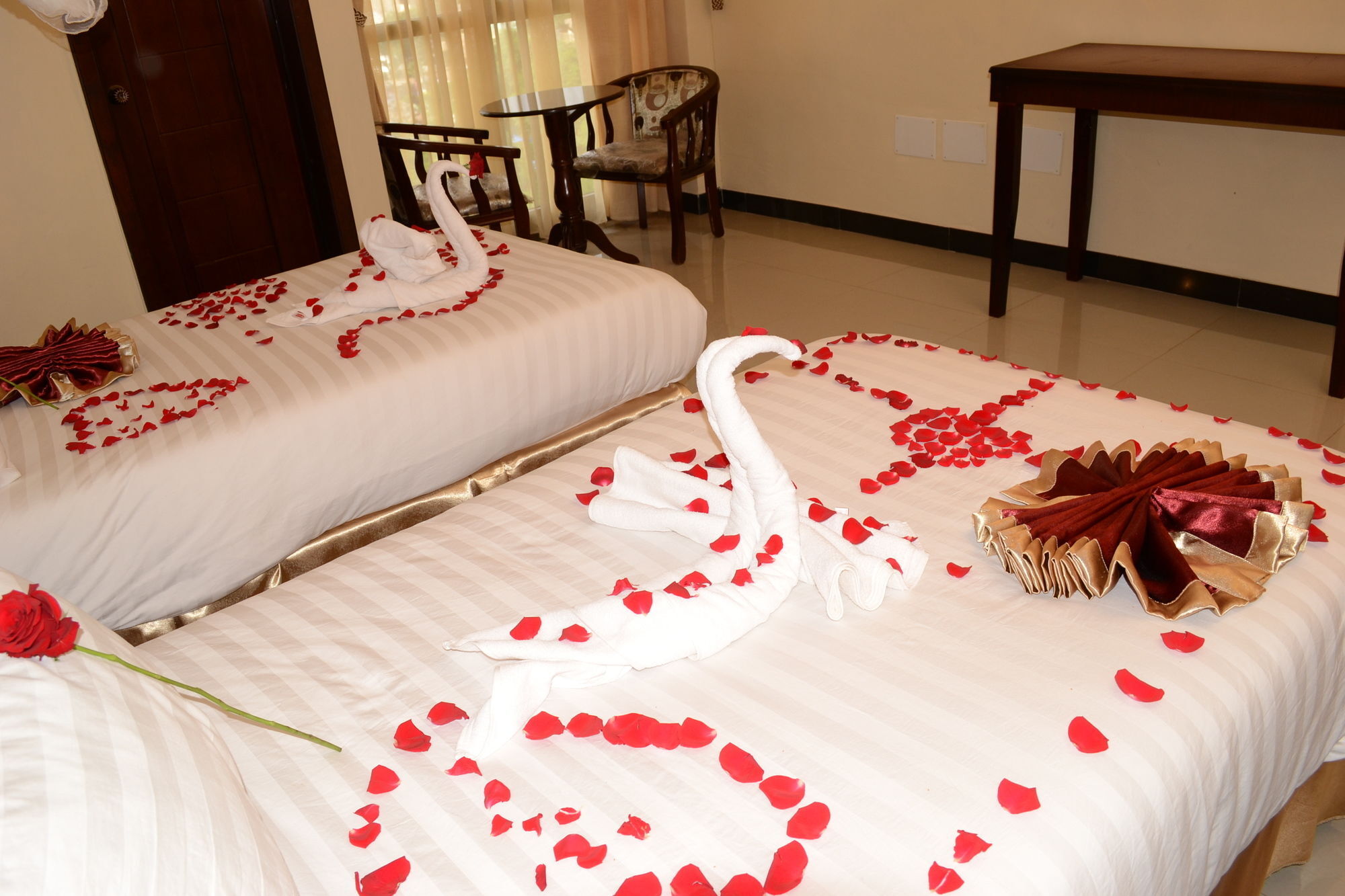 Lakemark Hotel And Tour Service บาเฮอร์ดาร์ ภายนอก รูปภาพ