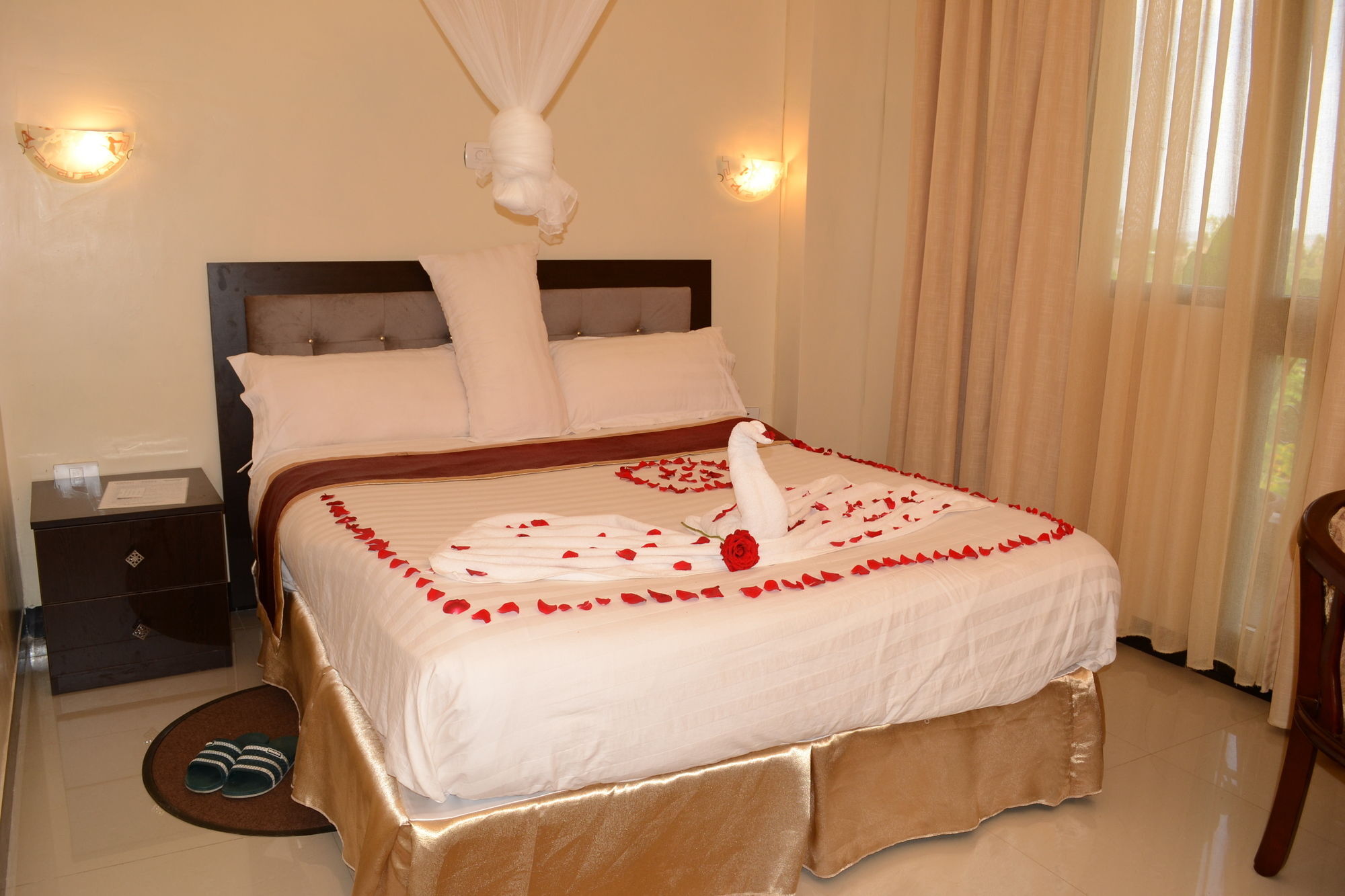 Lakemark Hotel And Tour Service บาเฮอร์ดาร์ ภายนอก รูปภาพ