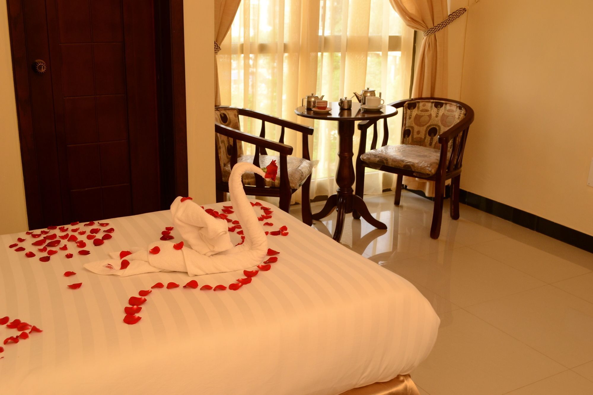 Lakemark Hotel And Tour Service บาเฮอร์ดาร์ ภายนอก รูปภาพ